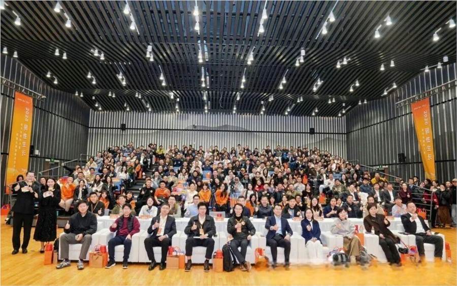 韧性生长破周期：2026 阿里蚂蚁校友年会，阿里系创业者拆解 AI 四大赛道实战路径