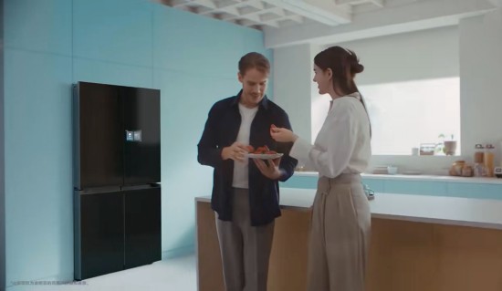 生活万物皆可AI 三星AI神 冰箱9系打破创新边界 化身可靠家庭成员